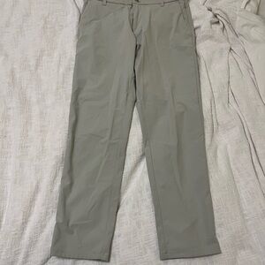 Lululemon Men’s Commission Classic-Fit pant size 31 inseam 30” in BONE